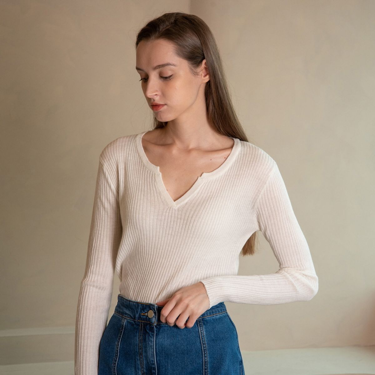 웬스데이딜라잇(WEDNESDAY DELIGHT) WED V neck knit top