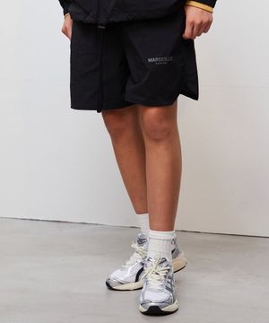 085 릴랙스드 트랙 쇼츠 블랙