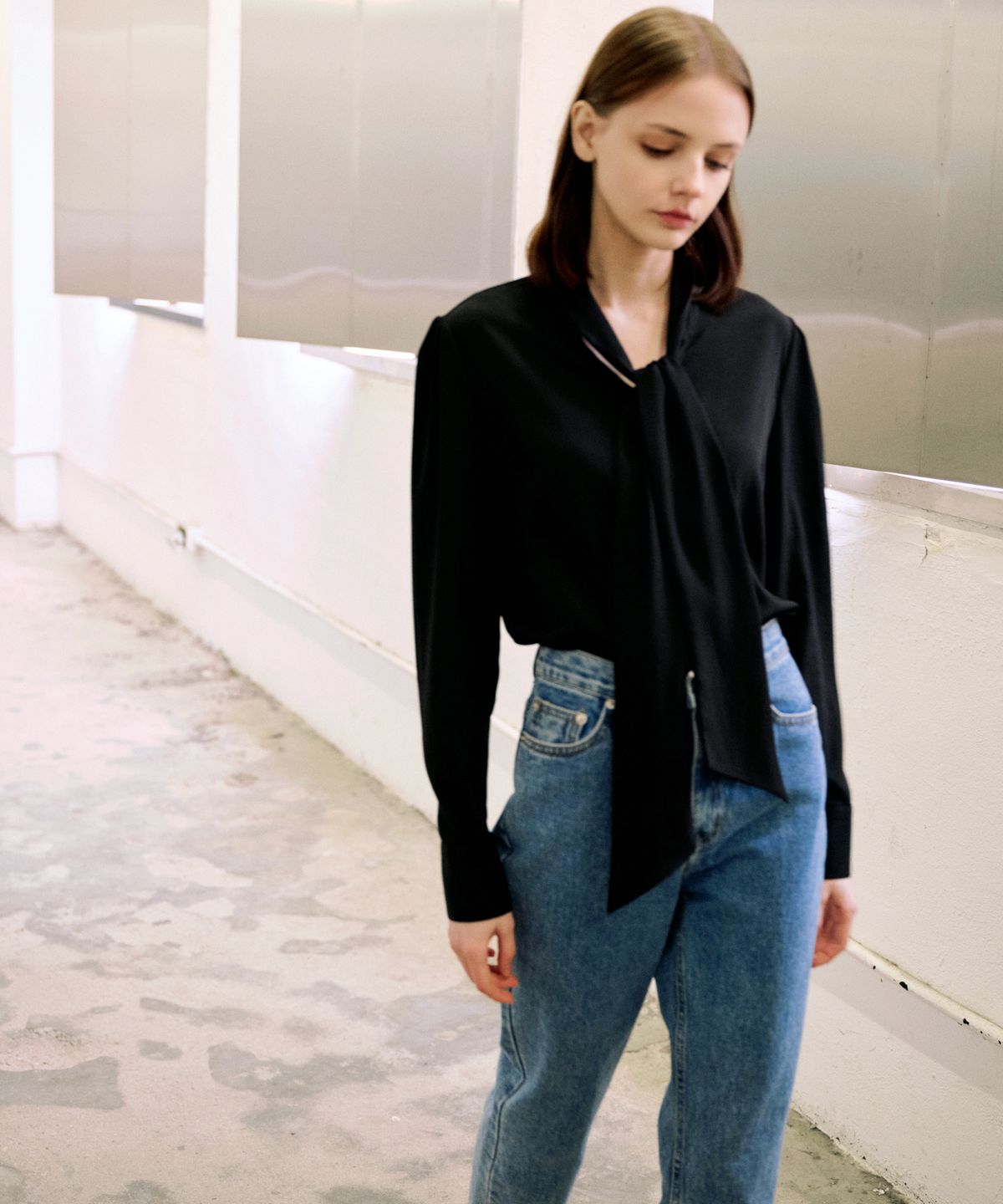 랭5(LANG5) [MAY] TIE BLOUSE [메이] 타이 블라우스