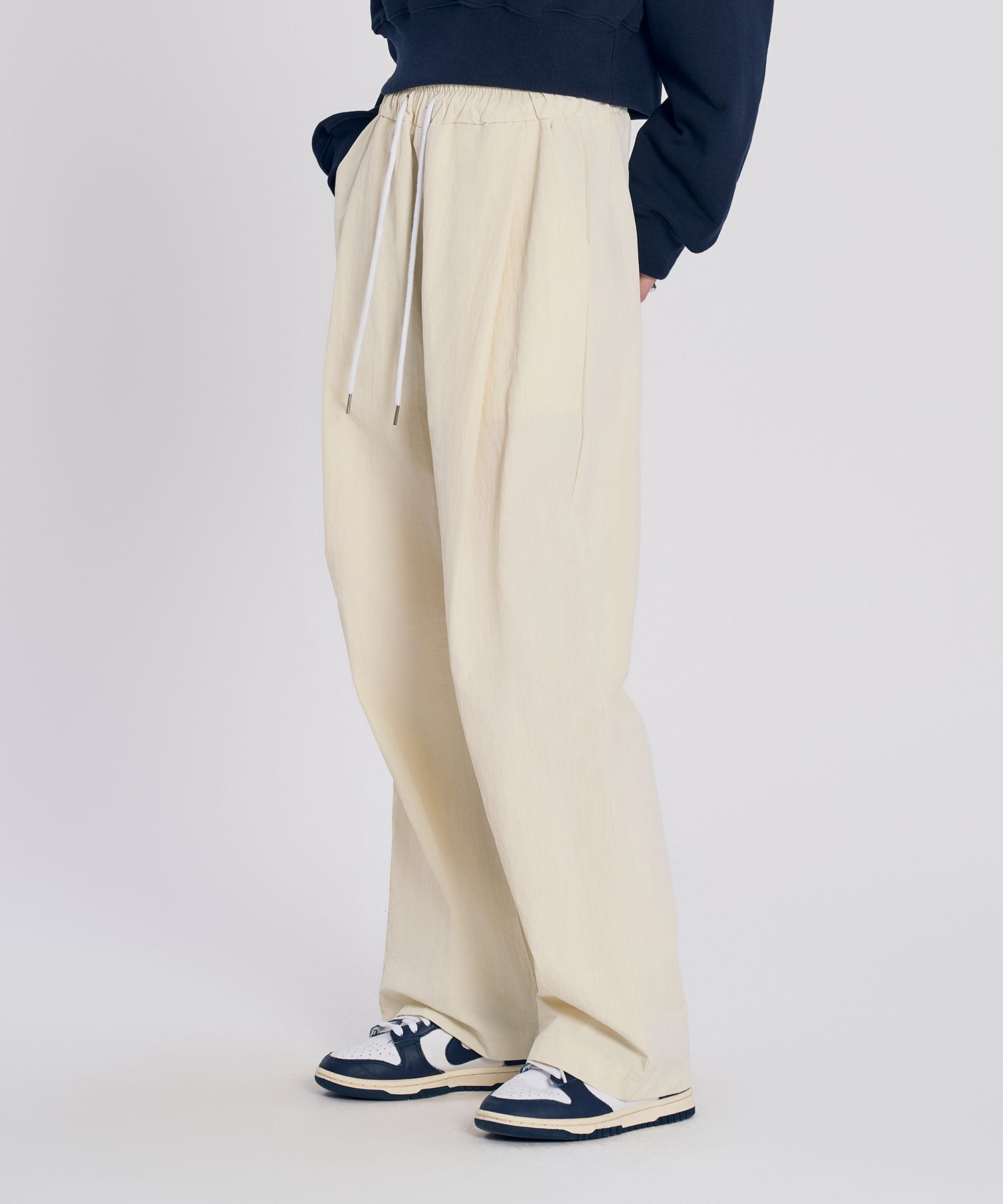 MUSINSA | SLOW RECORD HOUSE Nylon One-Tuck Pants_Cream