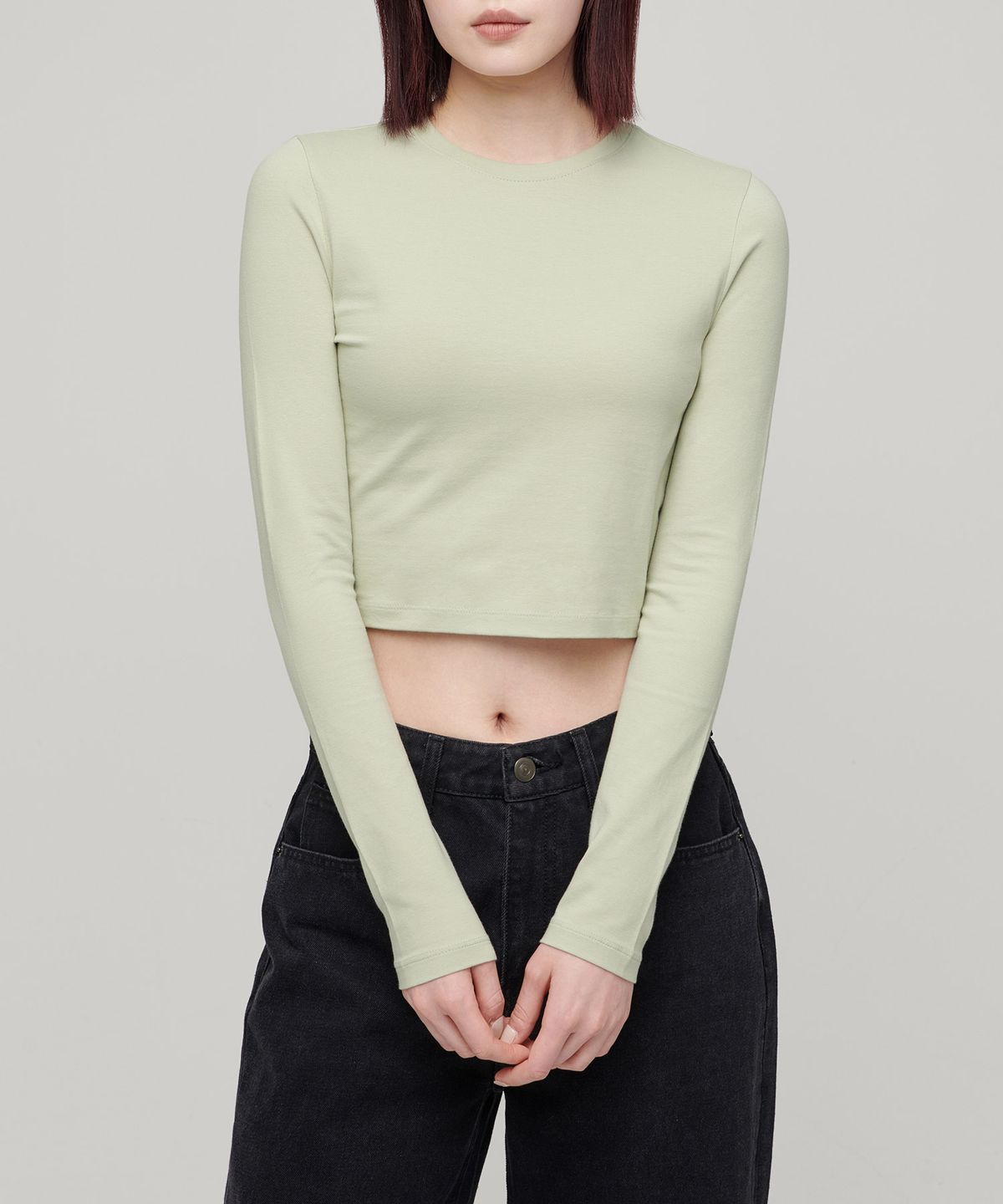 무신사 스탠다드 우먼(MUSINSA STANDARD WOMAN) 우먼즈 슬림 크롭 크루 넥 긴소매 티셔츠 [페일 그린]