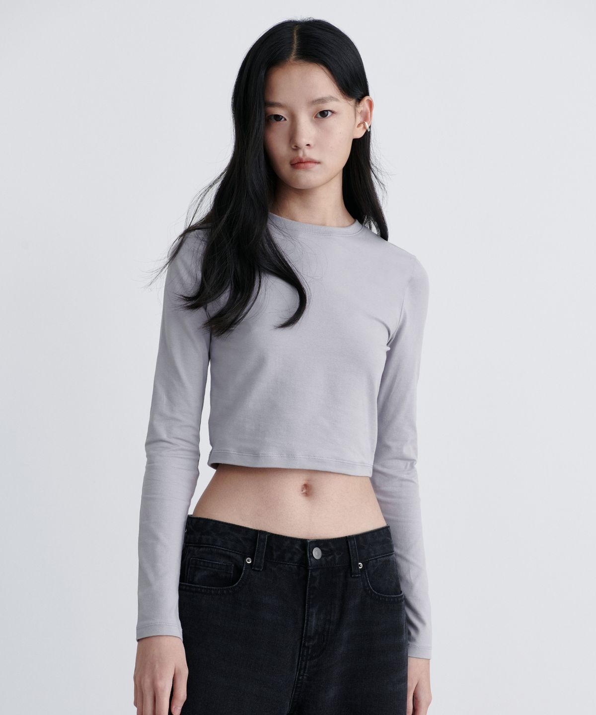 무신사 스탠다드 우먼(MUSINSA STANDARD WOMAN) 우먼즈 슬림 크롭 크루 넥 긴소매 티셔츠 [퍼플 그레이]