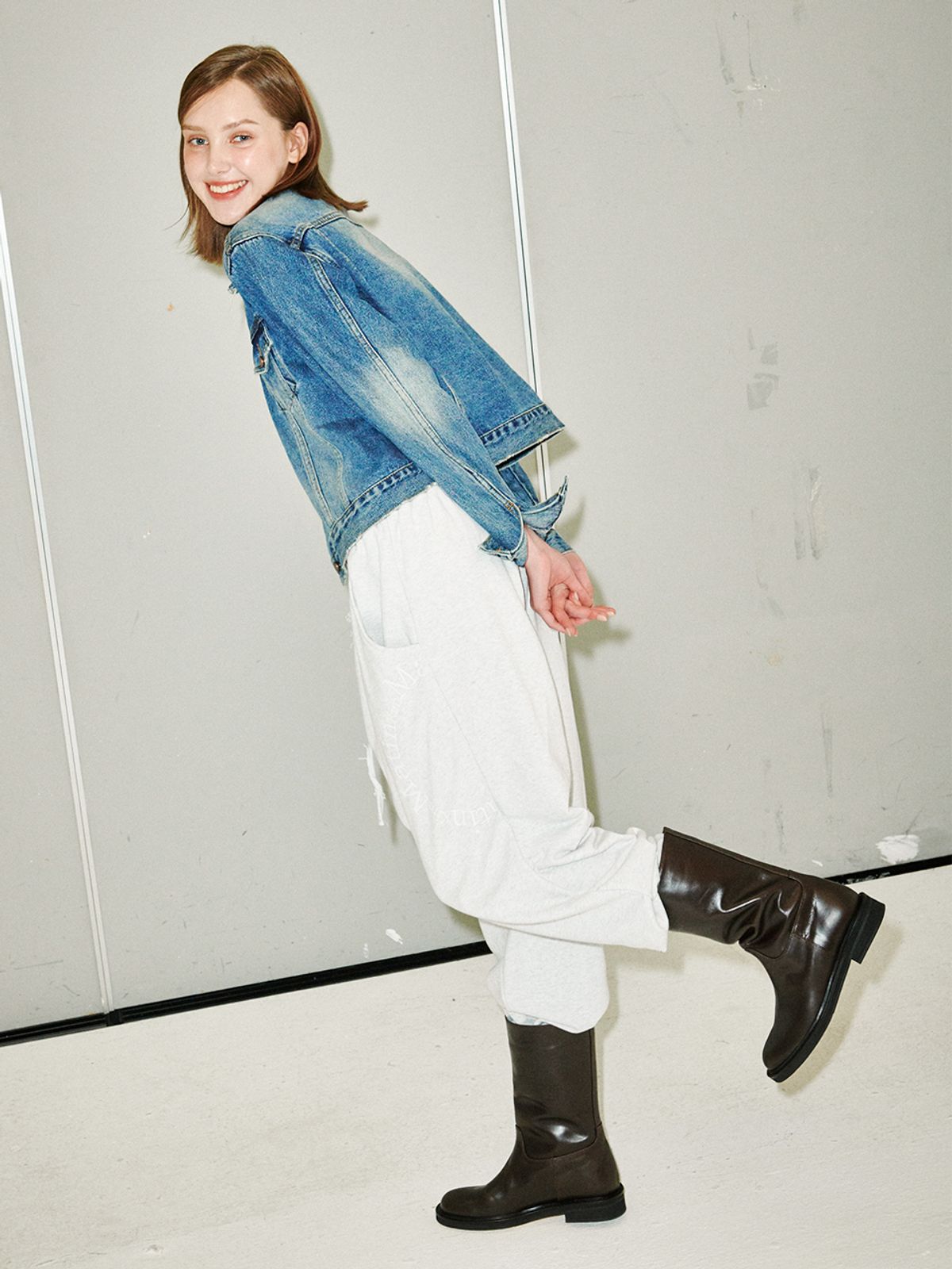 인더스타(INTHESTAR) IS_221398 Middle wide boots(Brown)