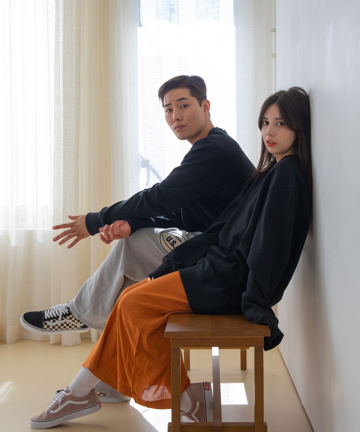 포스케(FOURTHK) 무지 오버핏 스티치 맨투맨 블랙