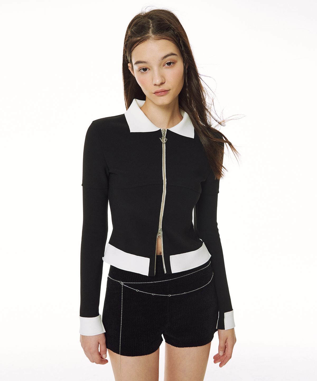 고코리(GOCORI) 2WAY ZIP UP TOP - BLACK & WHITE 크롭 져지 탑