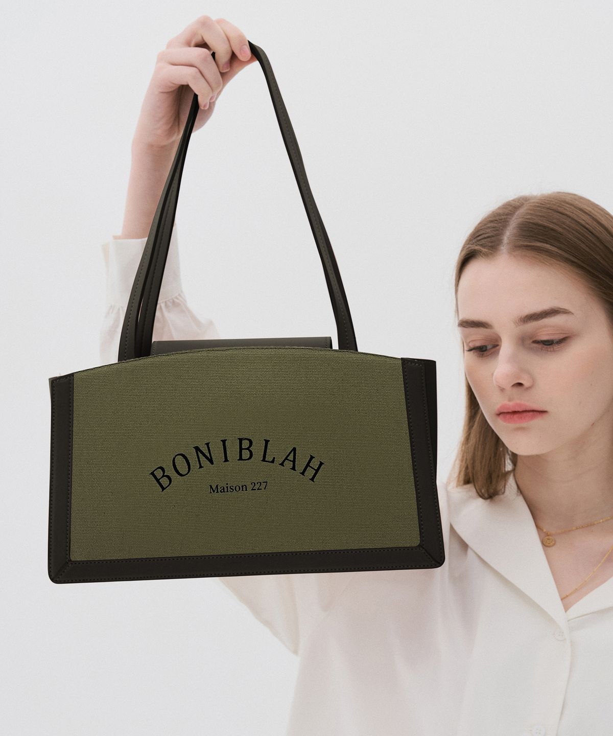 보니블라(BONIBLAH) 데보백 (카키블랙)