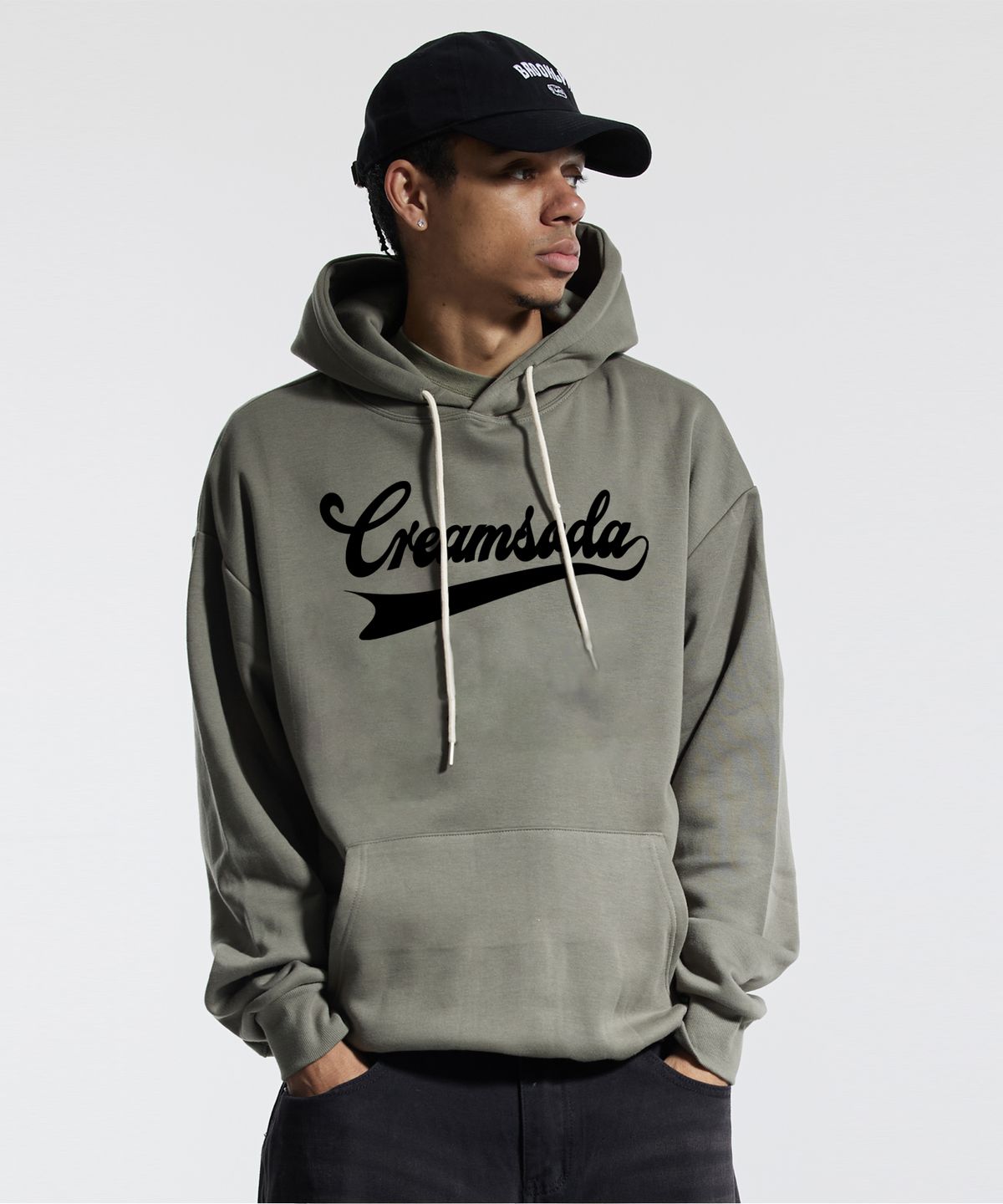 크림소다랩(CREAM SODA LAB) 어센틱 로고 후드티 카키