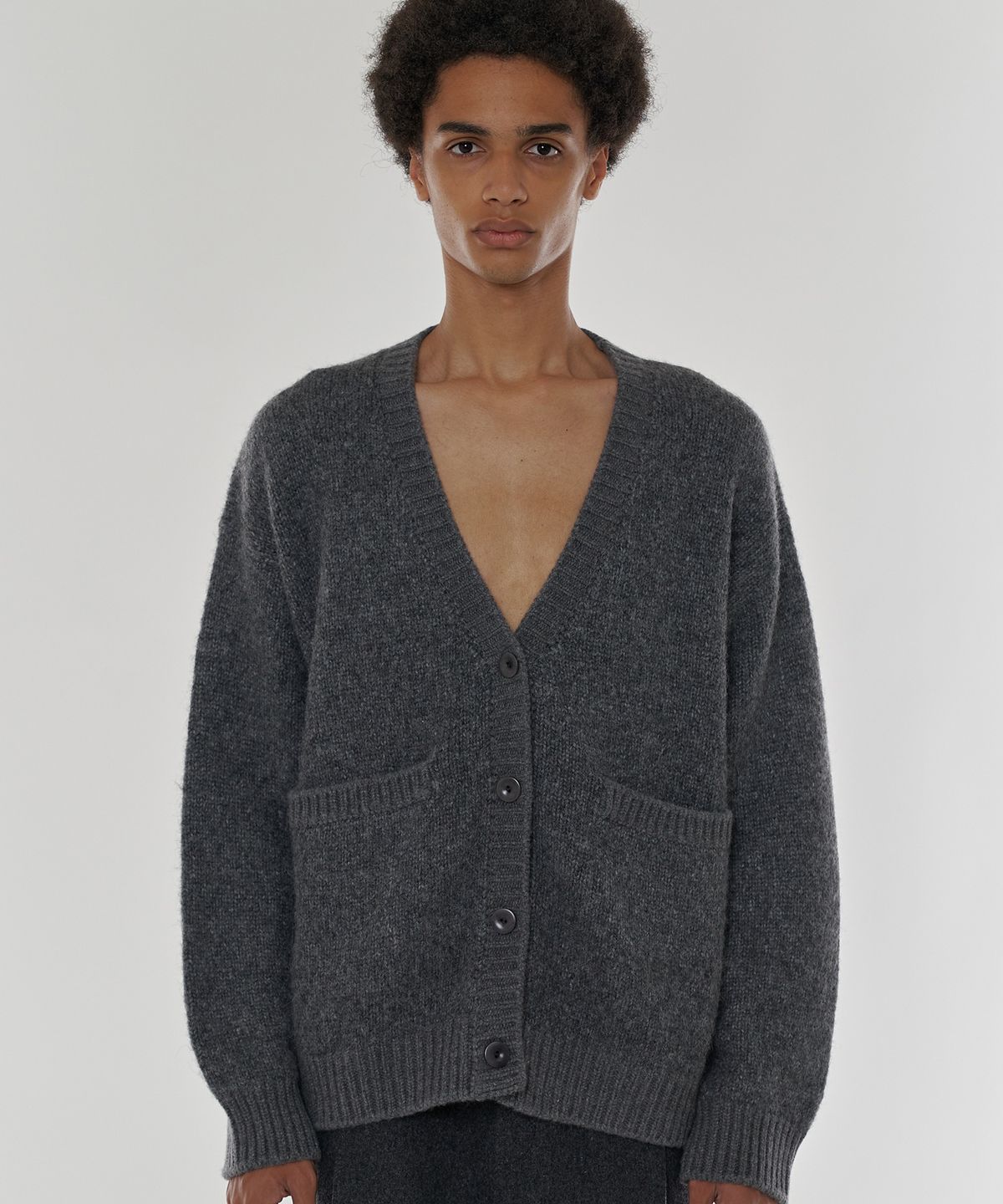 다로(DARO) HOLDEN Alpaca Cardigan in Stone Grey