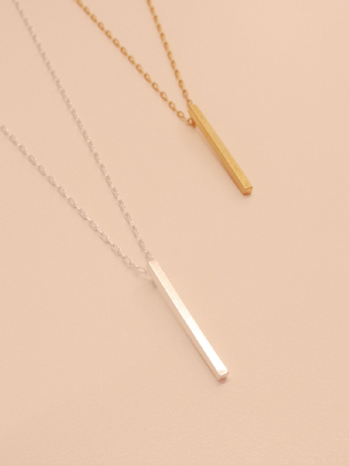 리타모니카(RITA MONICA) Simple Bar Necklace