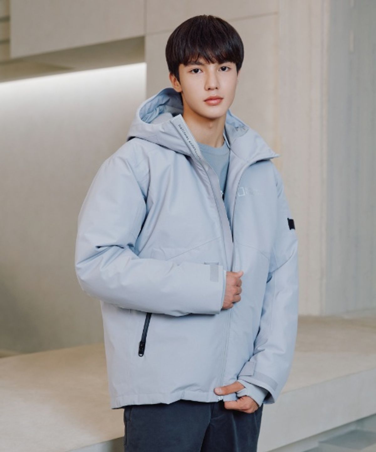내셔널지오그래픽(NATIONALGEOGRAPHIC) N224MDW730 안타레스 숏 기장 덕 다운 점퍼 GLACIER GREY