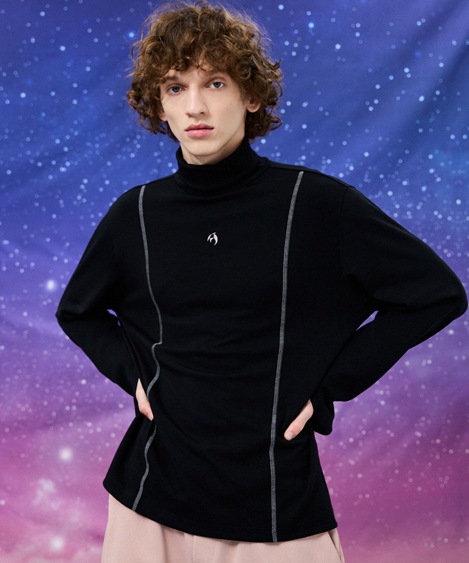 さらに100円引き◆Wai Kei◆Stitch line turtleneck MUSINSA公式 | WAI KEI Stitched Line Turtleneck T-shirt Black