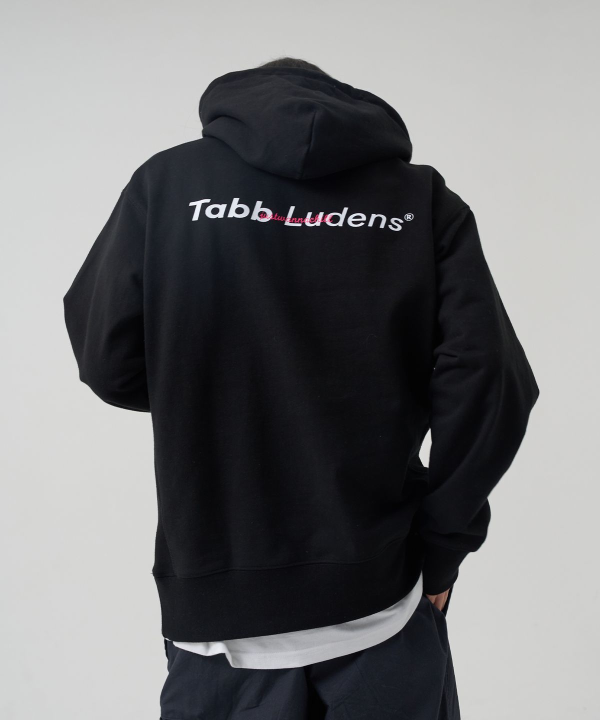 탭루덴스(TABBLUDENS) TABB Logo Hoodie Black