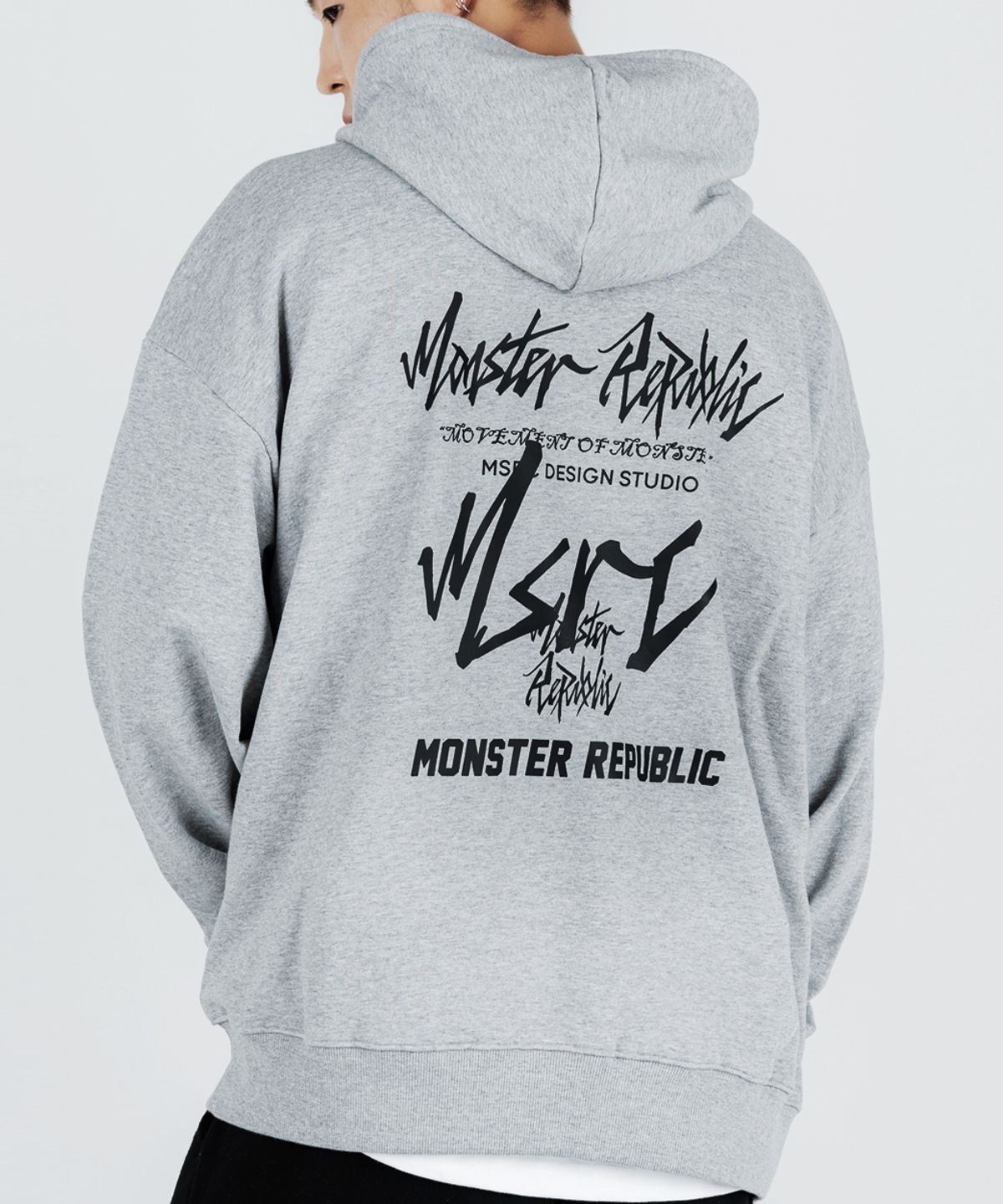 몬스터리퍼블릭(MONSTER REPUBLIC) 무브먼트 레터링 블랙 후드티 그레이