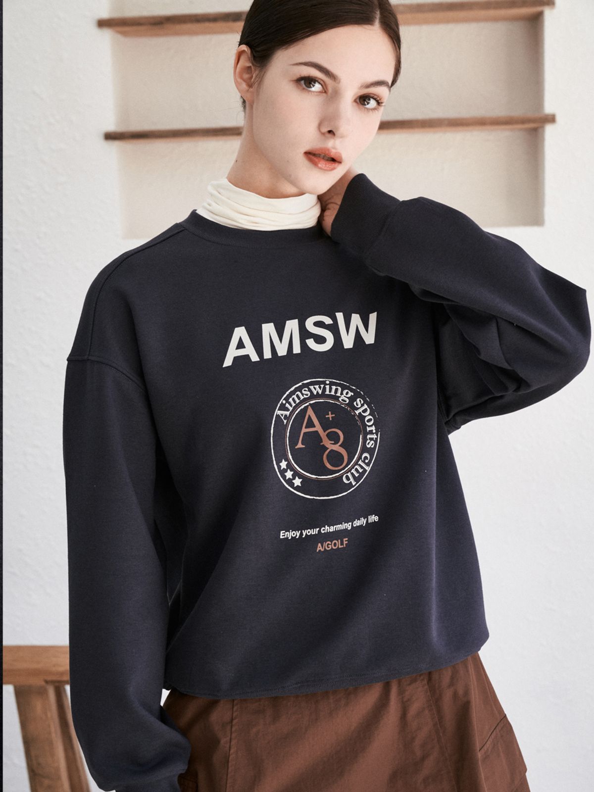 에임스윙(AIMSWING+8) 시그니처 로고 스웻셔츠(챠콜)