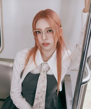 [유나(ITZY) 착용] FLASH_풀티타늄 콤비 폴리곤