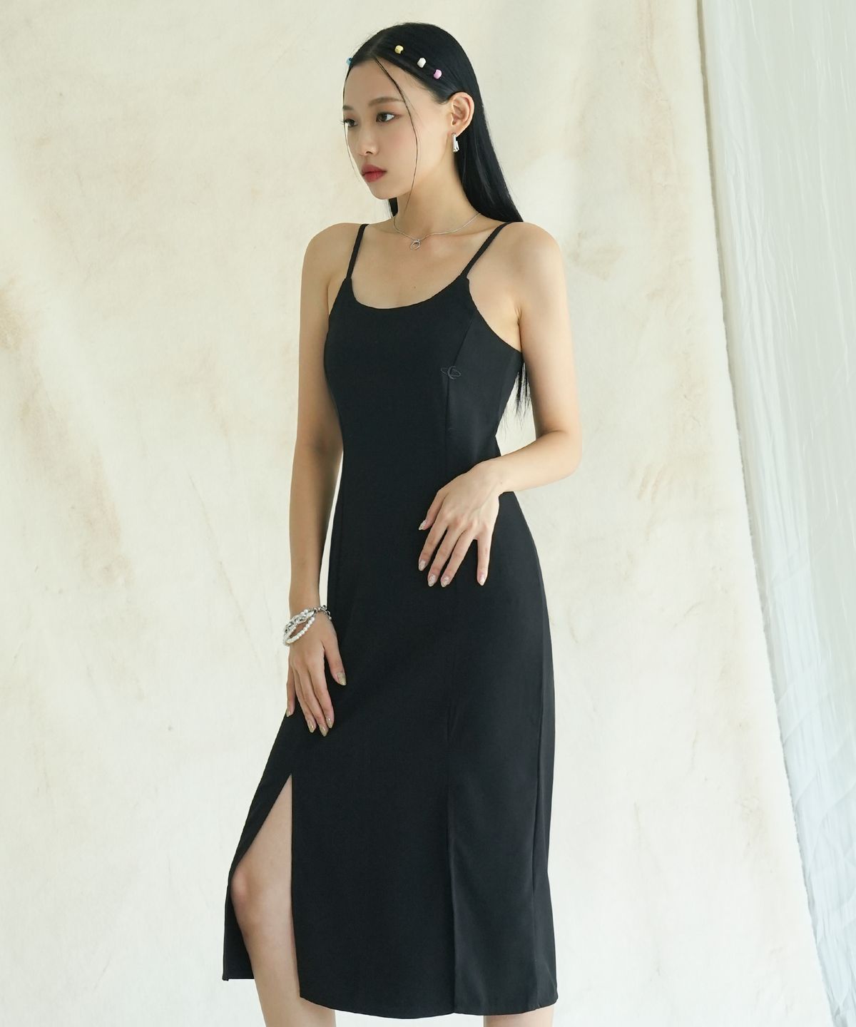 어반드레스(AVANDRESS) Modern Sleeveless Dress BLACK
