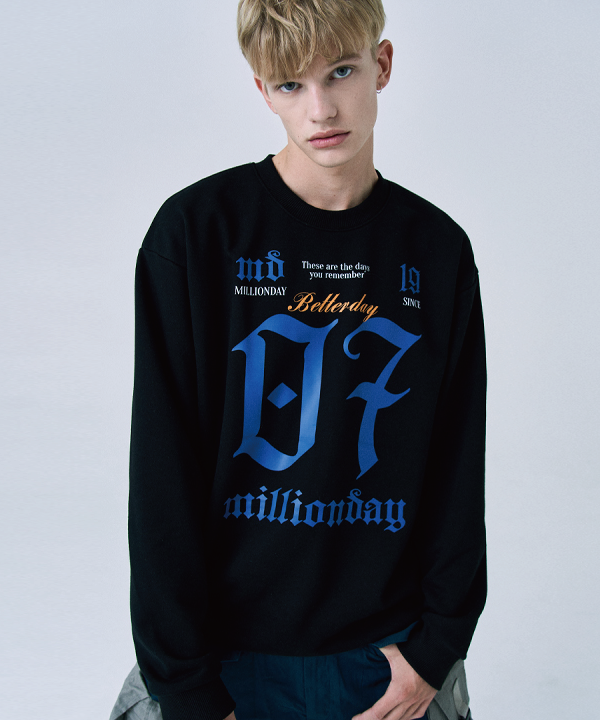 밀리언데이(MILLION DAY) MILLION 07 SWEATSHIRT