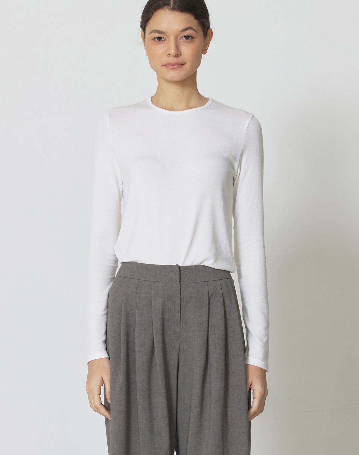 마누엘 에 기욤(MANUELLE ET GUILLAUME) Wool jersey sleek neck top warm ivory