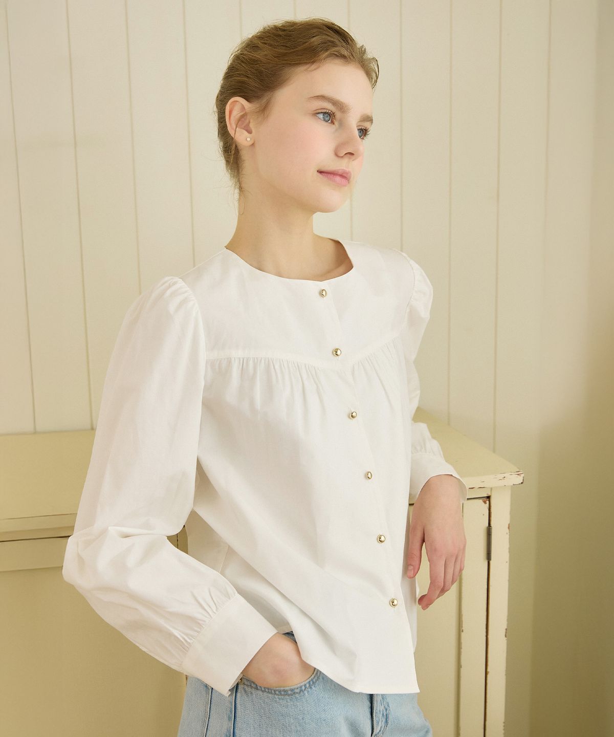 논로컬(NONLOCAL) Shirring Goldish Blouse - Off White