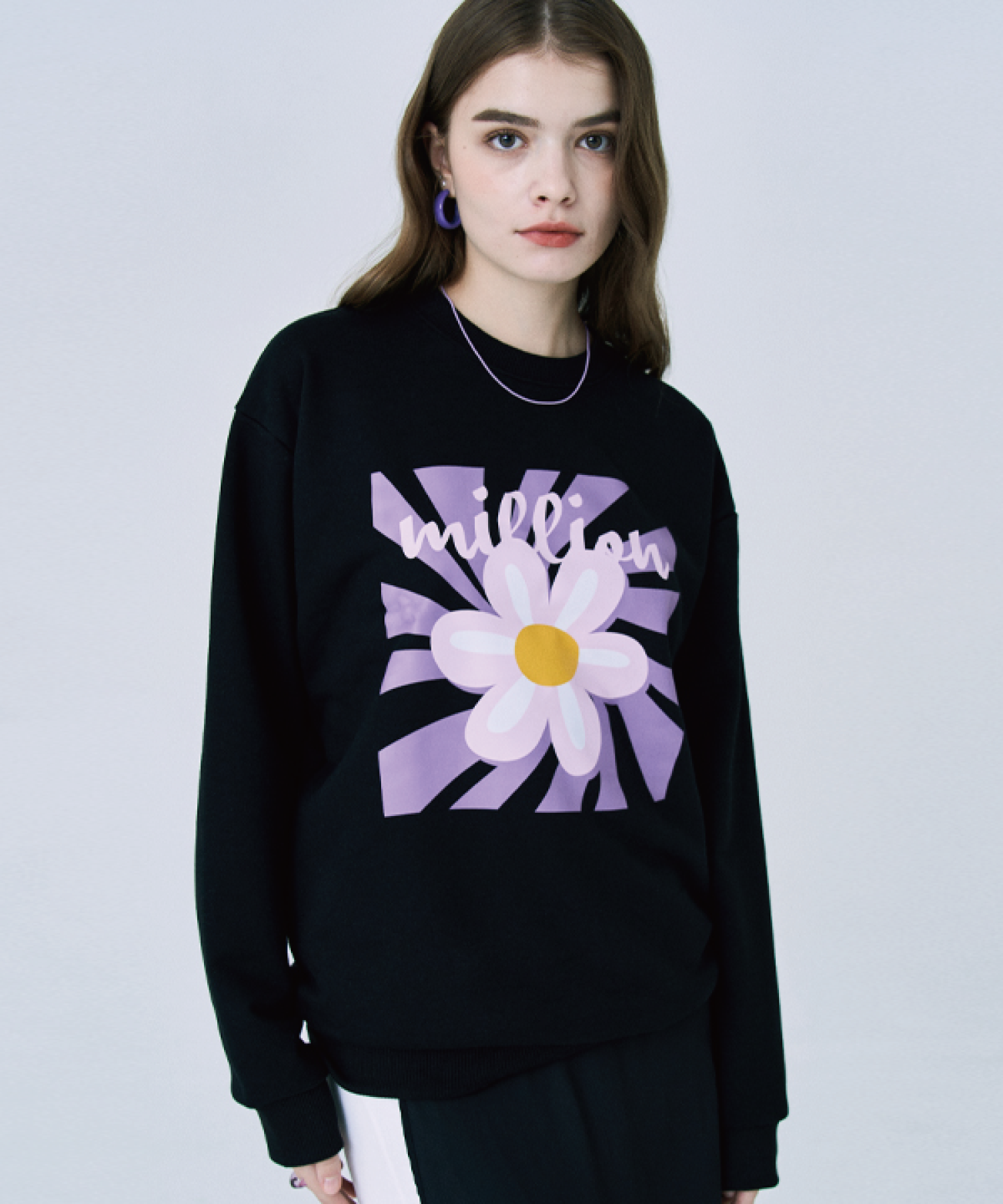 밀리언데이(MILLION DAY) MILLION SQUARE FLOWER SWEATSHIRT