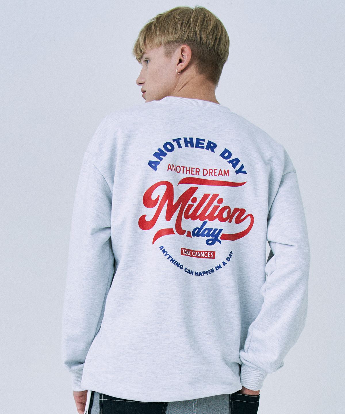 밀리언데이(MILLION DAY) MILLION ANOTHER SWEATSHIRT