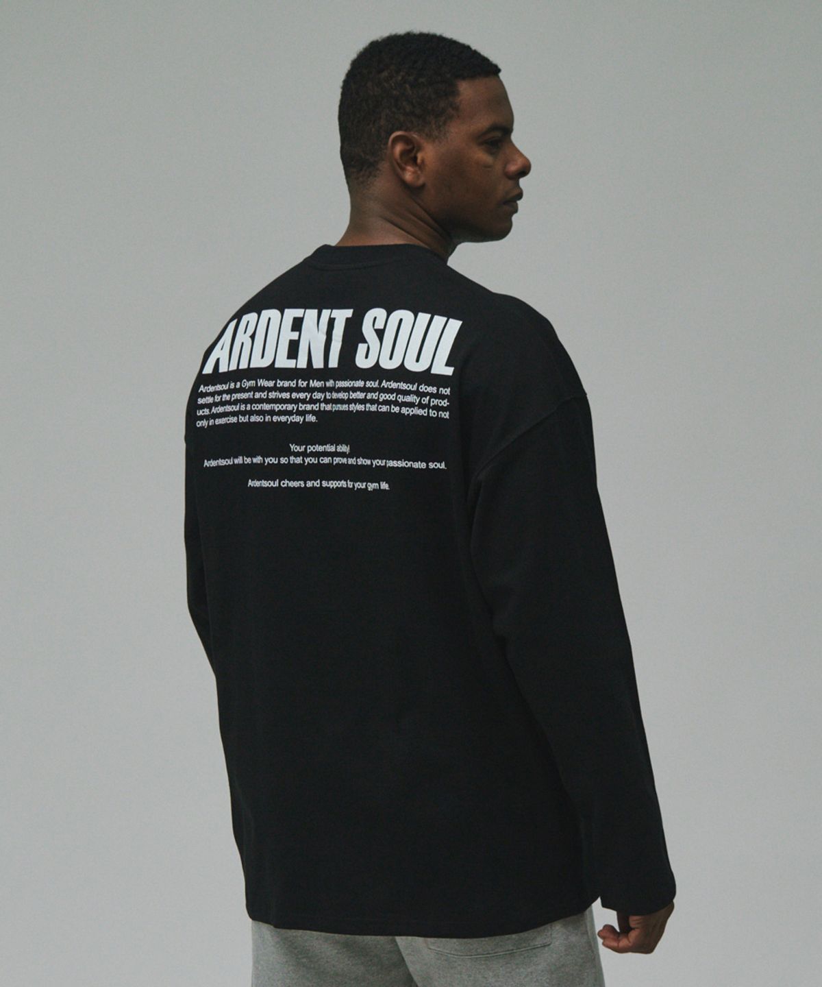 아던트소울(ARDENTSOUL) 아던트,시그니처 백로고 세미 오버핏 긴팔티(블랙)