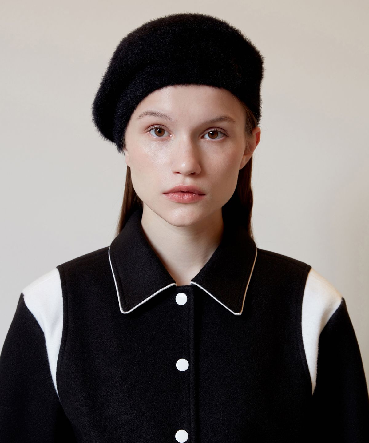 오아이오아이 컬렉션(OIOI COLLECTION) FUR KNIT BERET [BLACK]