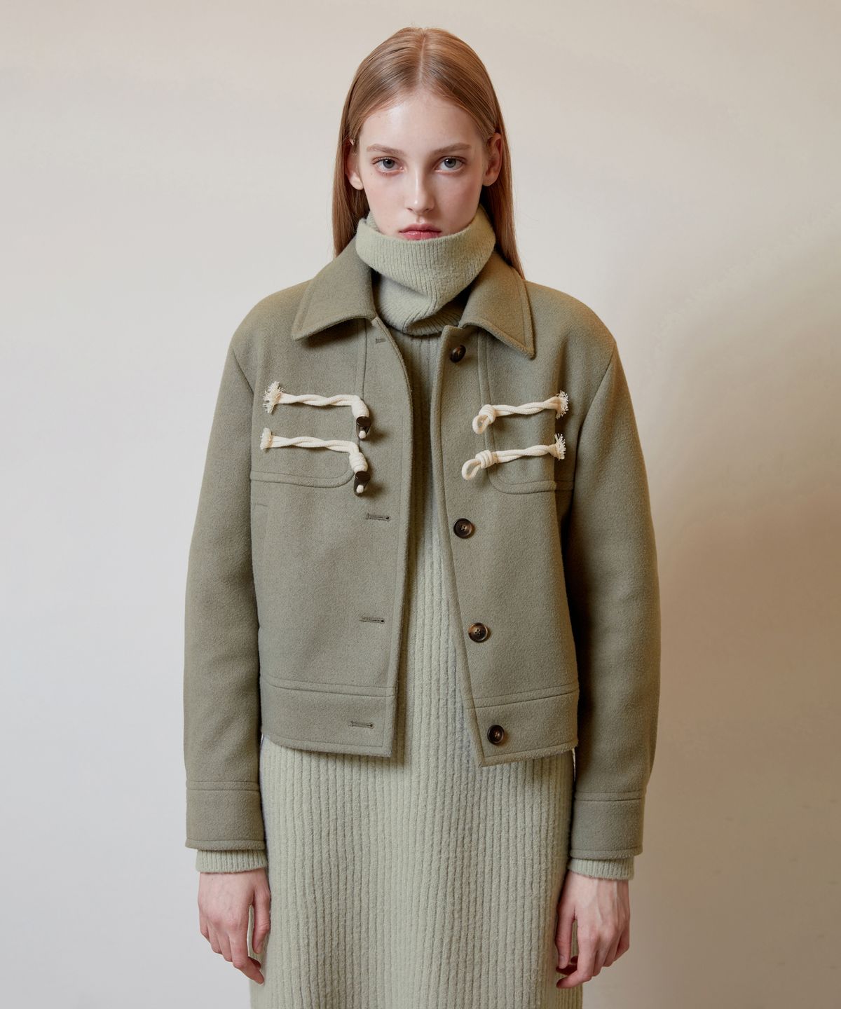 오아이오아이 컬렉션(OIOI COLLECTION) WOOL BLEND DUFFLE JACKET [KHAKI]