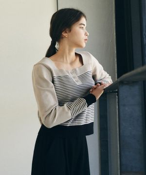 스트라이프 컬러링 쓰리 버튼 스퀘어 넥 니트 - 베이지