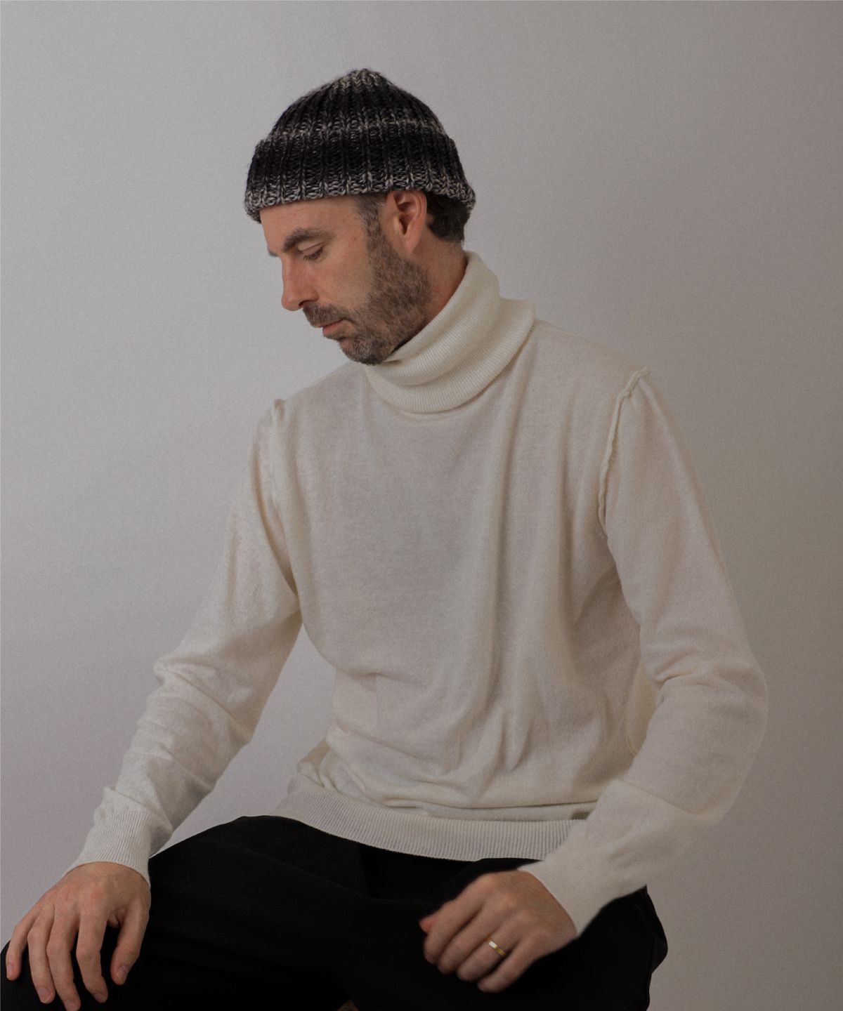 테스터먼트(TESTAMENT) Plain Turtleneck (Ivory)