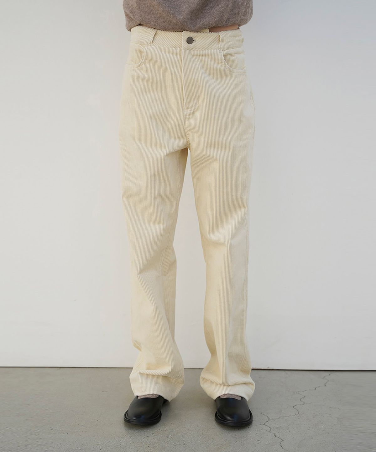 레이에(LEIE) CALIA WIDE STRAIGHT CORDUROY PANTS (ECRU)