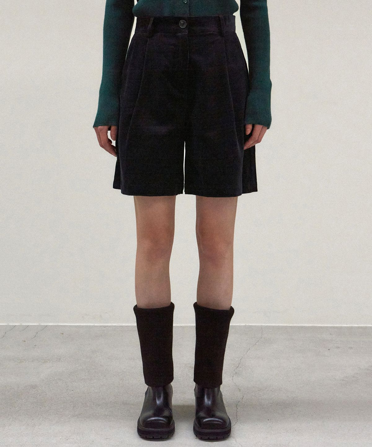 닉앤니콜(NICK&NICOLE) CORDUROY BERMUDA PANTS_BLACK NAVY