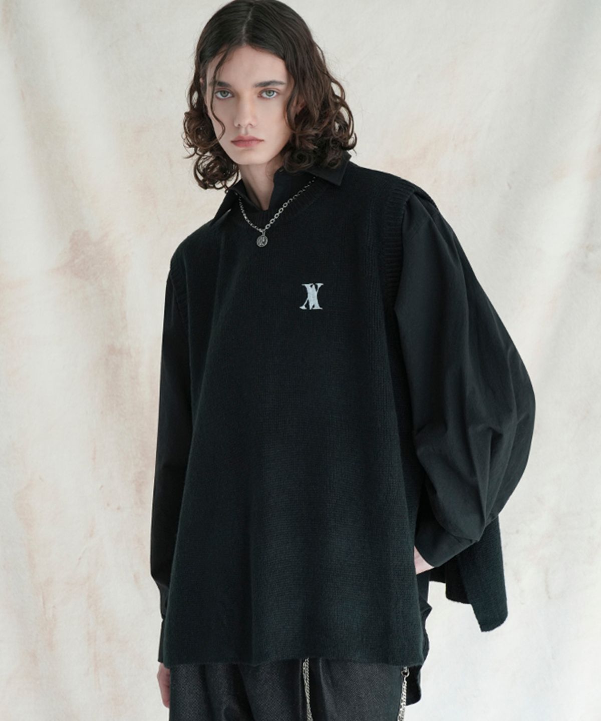 어반드레스(AVANDRESS) AV Slit Knit Vest BLACK