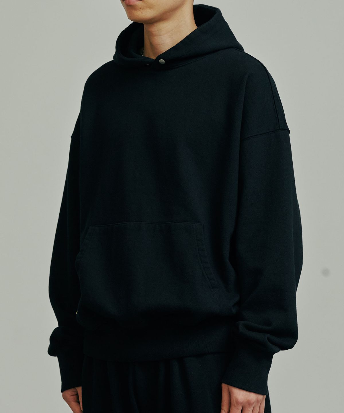 공백(GONGBAEK) Heavy Weight Wide Sweat Snap Hoody_Black