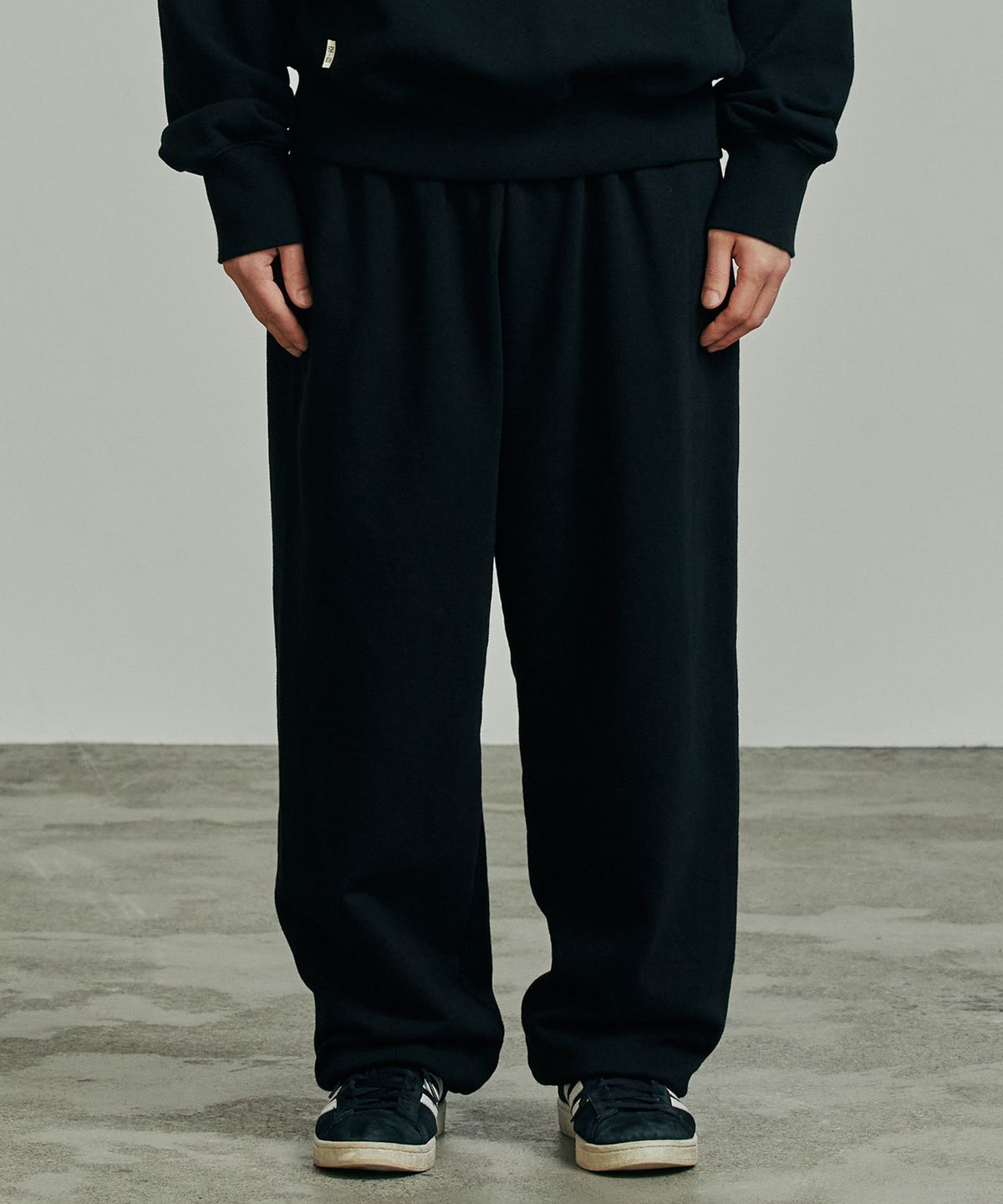 공백(GONGBAEK) Heavy Weight Wide Sweat Pants_Black