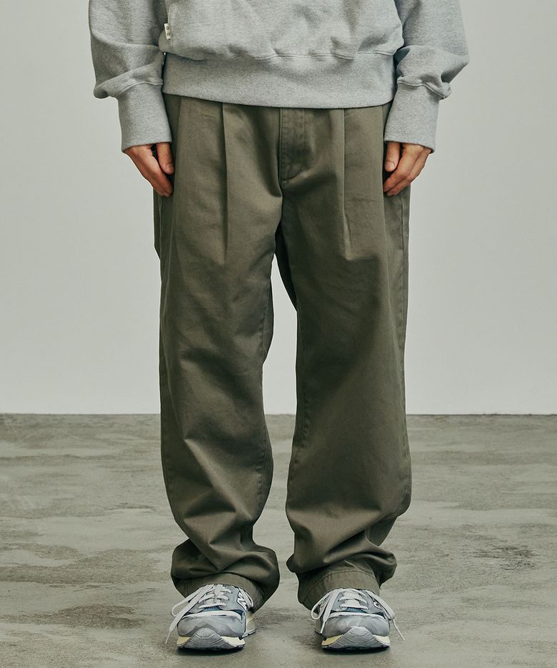 Two Tuck Washed Wide Chino Pants_Olive