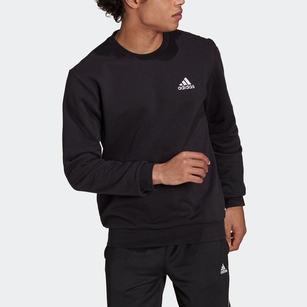 아디다스(ADIDAS) 에센셜 플리스 스웨트셔츠 GV5295
