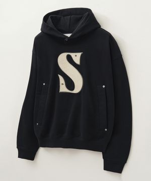 리벳 아플리케 포켓 로고 후드 블랙