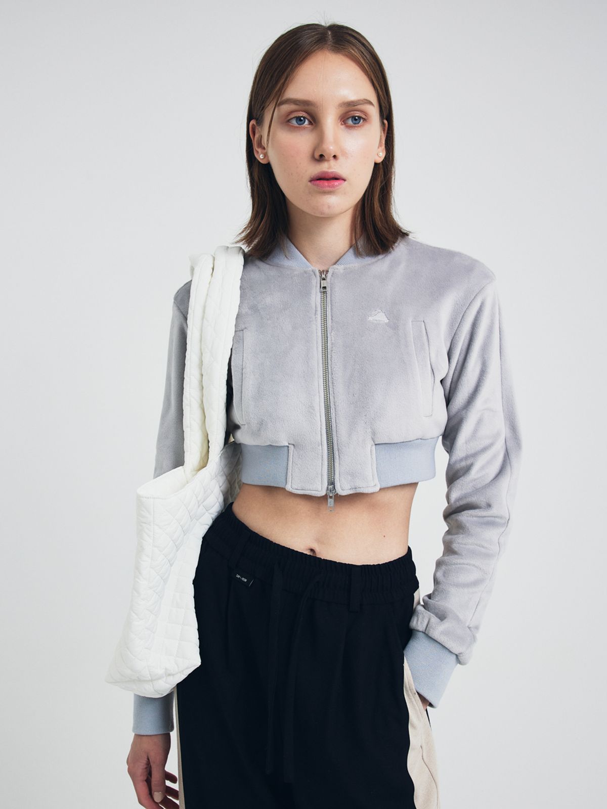쎄이연(SAYYEON) Soft Velvet Cropped Bomber Jacket Gray