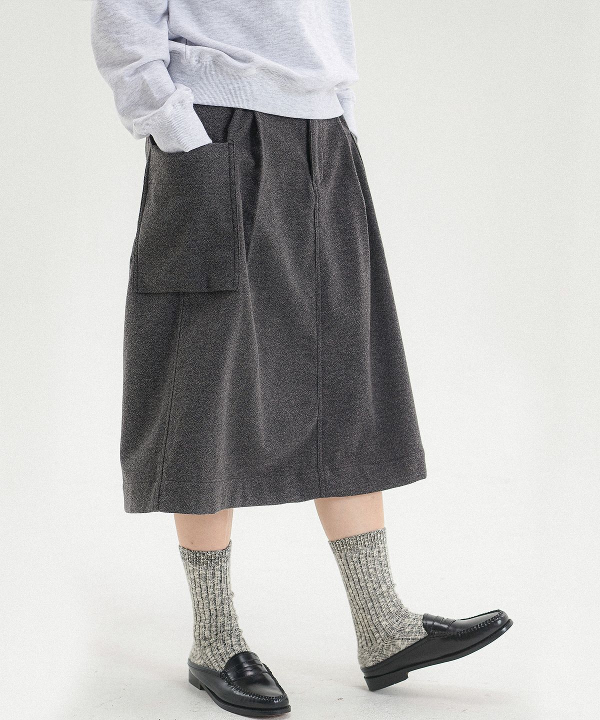 코튼벨(COTTON BELL) 아웃포켓 울스커트 - Wool Charcoal