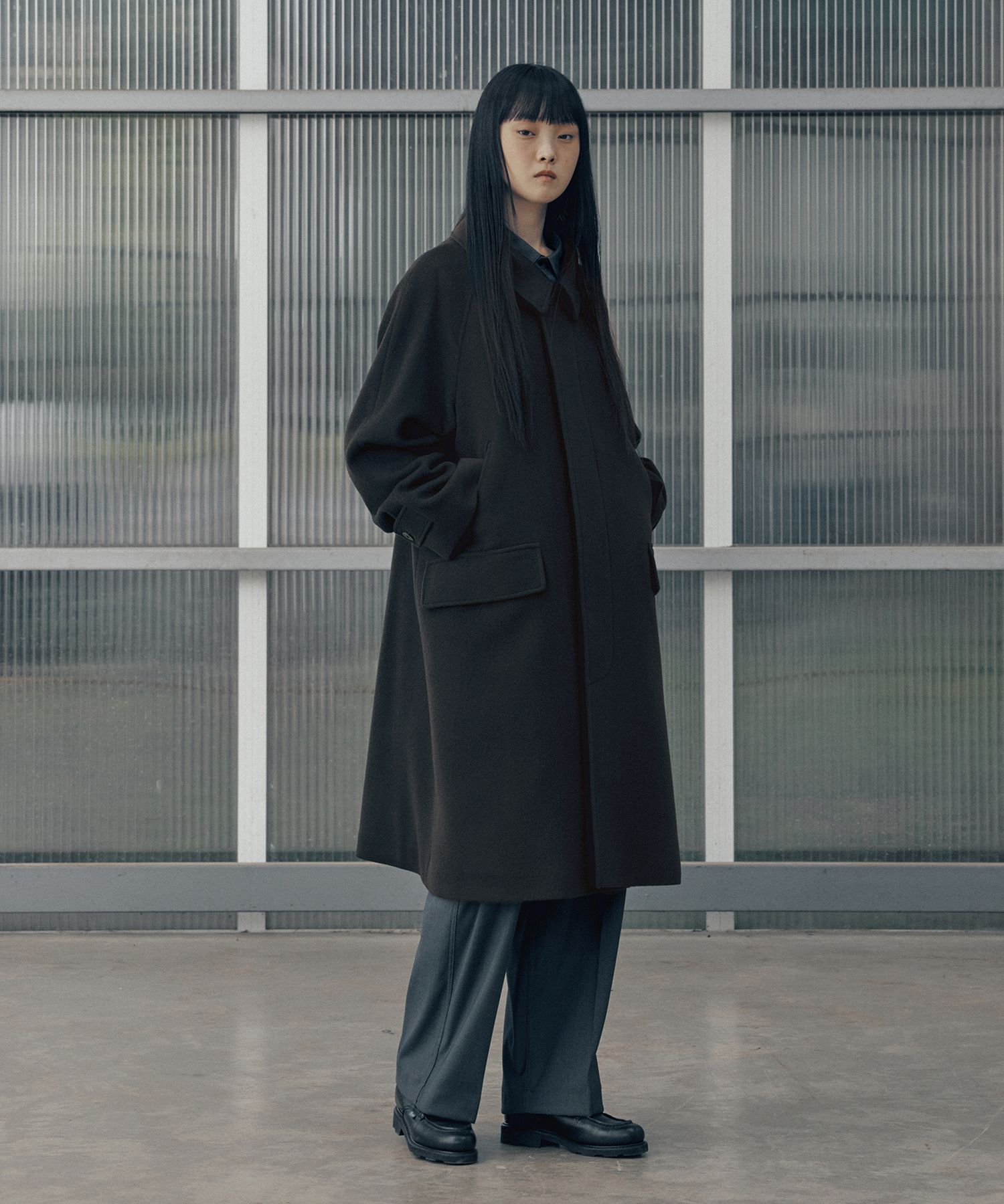 新品 ATON WASHED CASHMERE BALMACAAN COAT 6 rennes — Aton | Balmacaan Coat in Beige Grey