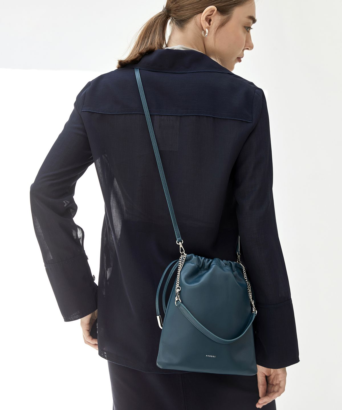 앤오즈(ANODDS) LUZIN MINI chain strap bag Peacock Green