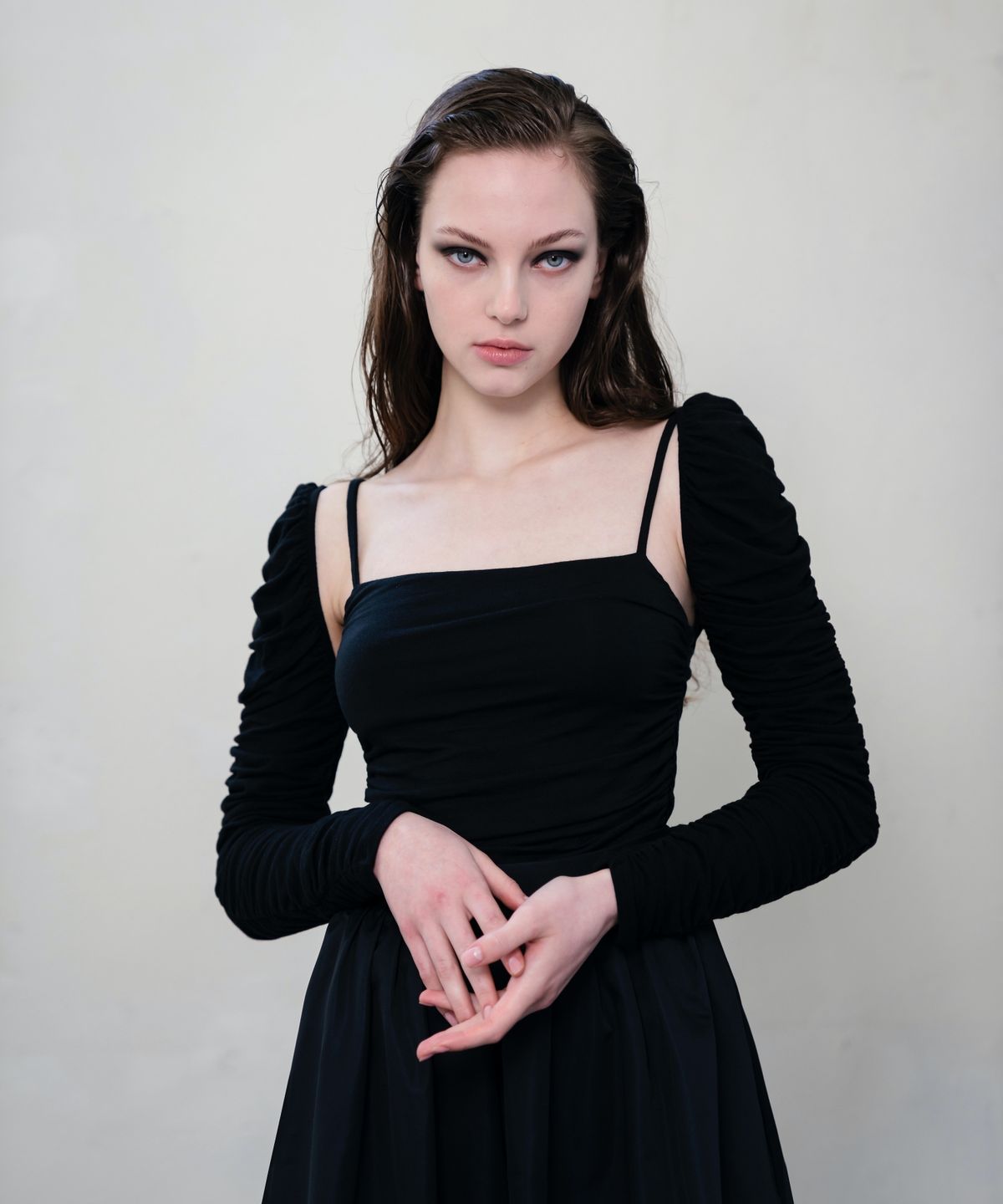 레트흐드레뚜왈(LETTRE DE LE TOILE) Lulu gathered sleeve top