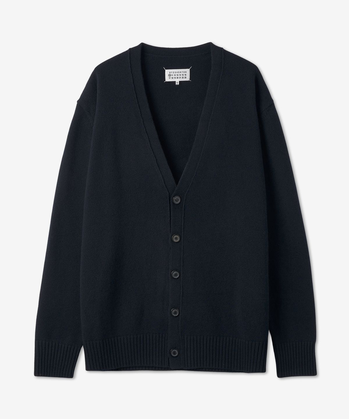 메종 마르지엘라(MAISON MARGIELA) 남성 4 스티치 브이넥 가디건 - 다크 블루 / S50HA1058S17993511
