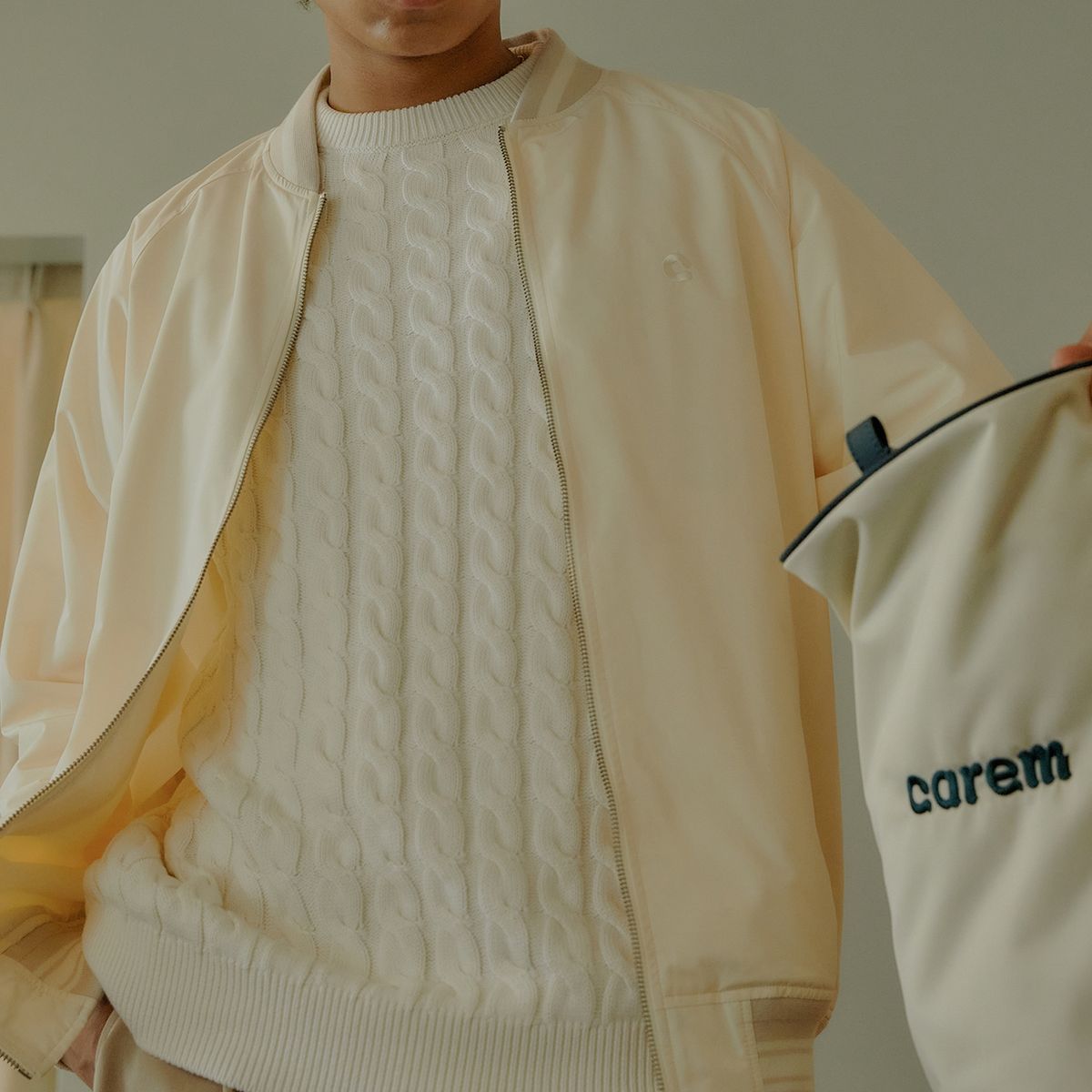 카렘(CAREM) MAN ITALIAN BOOKLE STADIUM JUMPER - CREAM