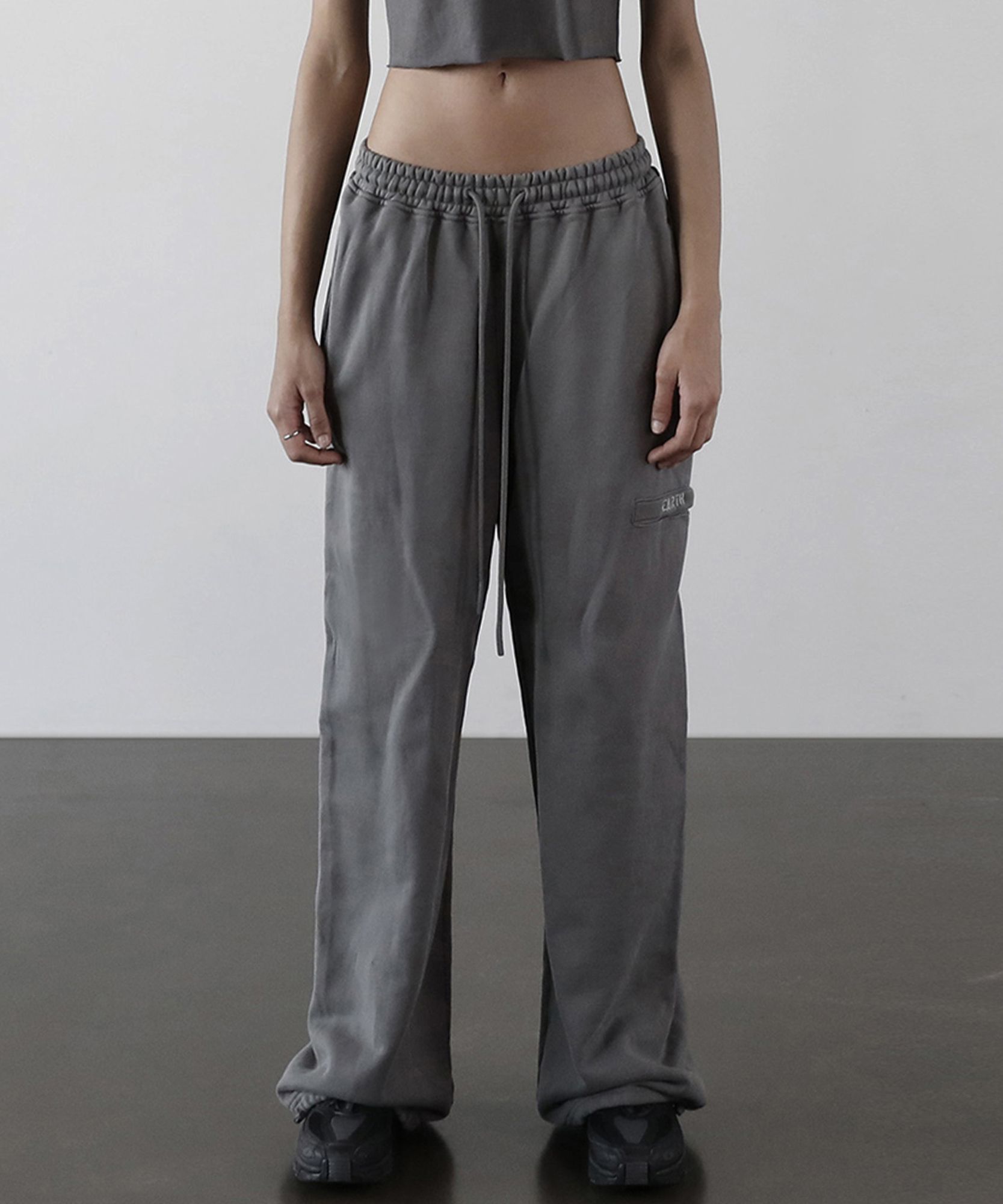 ◎BADBLOOD◎ Old effect super wide trousers oak ep2-pts22-00 WIDE-LEG COTTON PANTS - DARK BROWN | COS