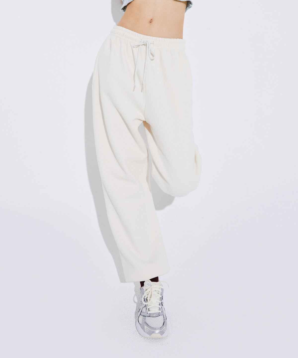 꾸아페(QUAFE) [기모] LOGO JOGGER PANTS_White