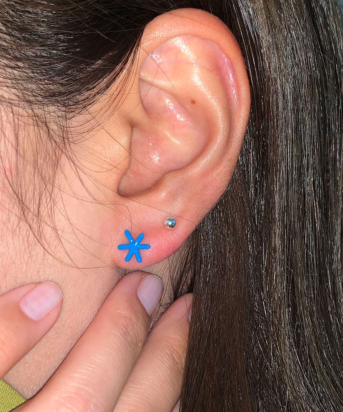 잇더즌매터(IT DOESN'T MATTER) Rainbow doodle piercing (Blue)