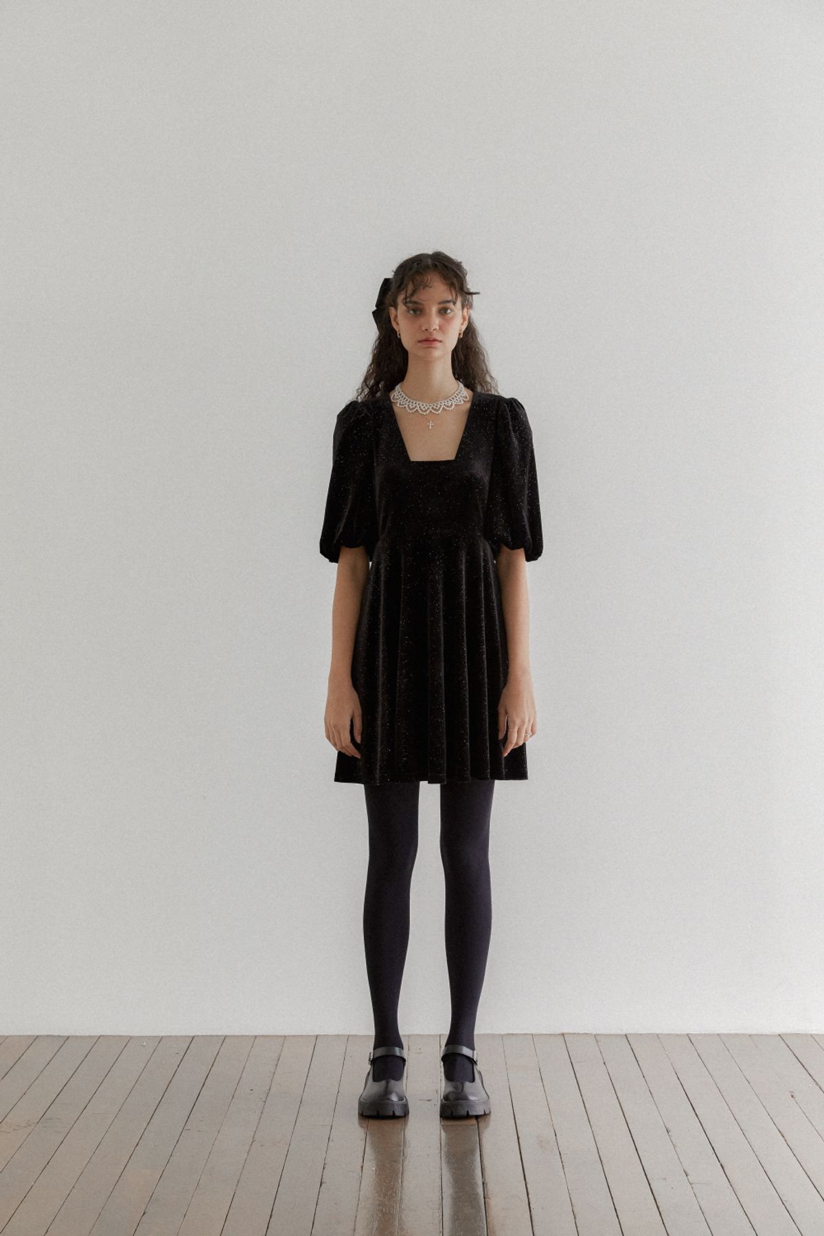 나루강(NARU KANG) Velvet Wide-sleeve Square neck Mini Dress