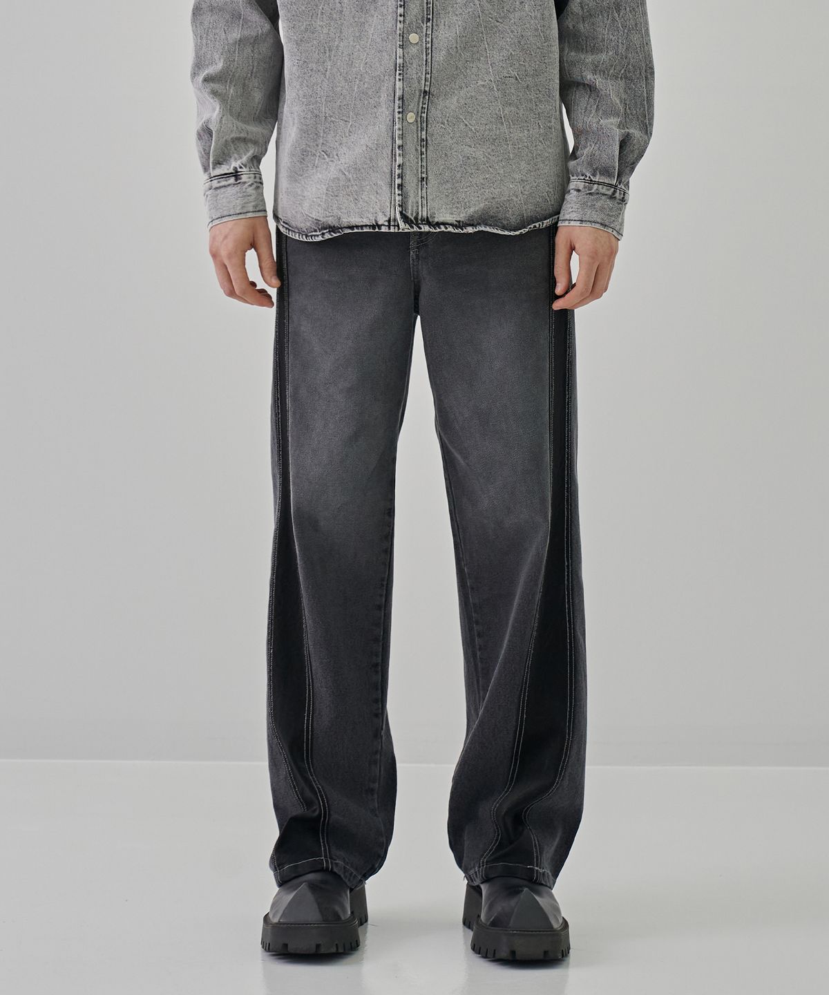 디메이든(DEMADEN) SIDE LEATHER LINE WIDE PANTS BLACK